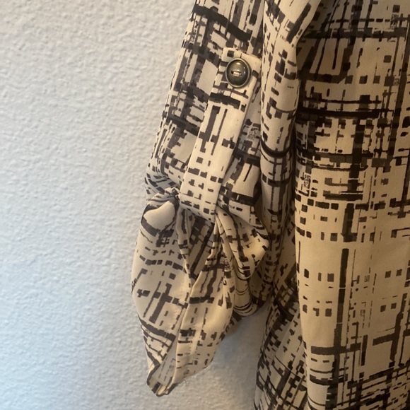 Lush black and white tunic size small - Picture 4 of 5